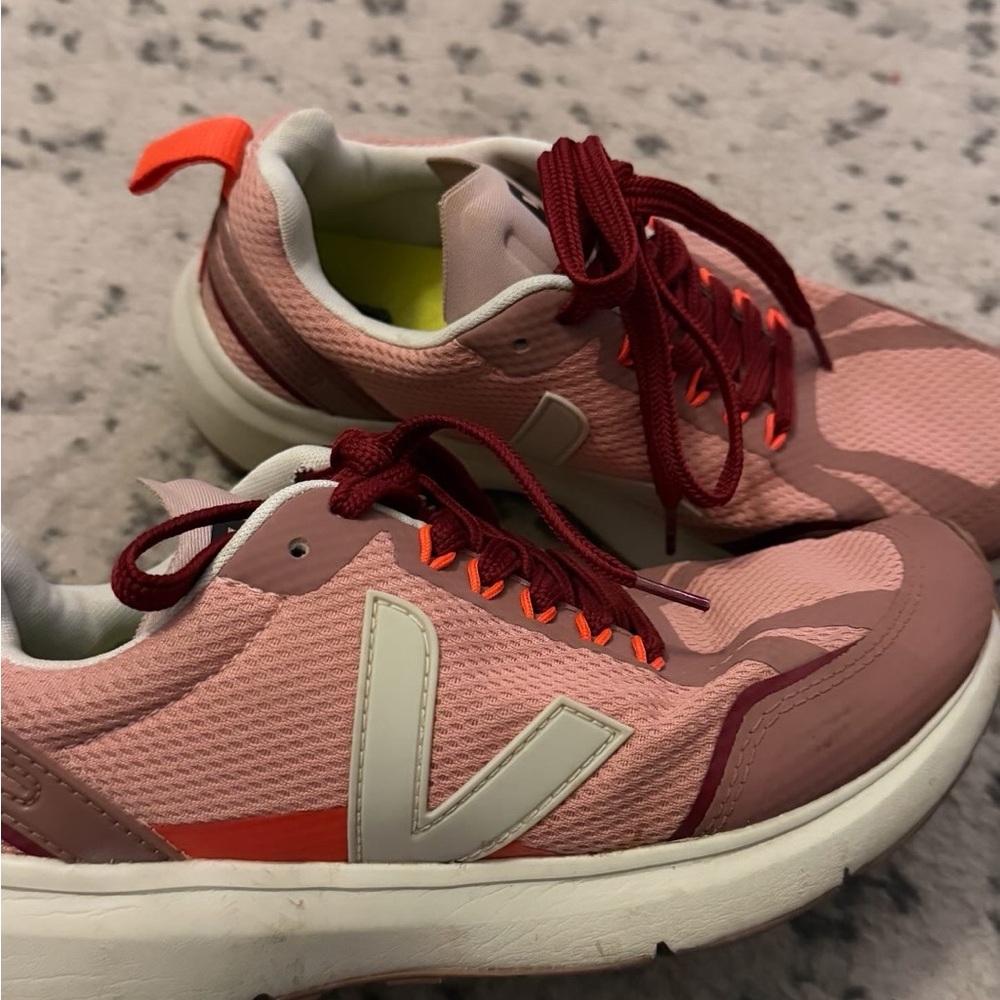 Veja Women's Pink and Red Sneakers 6.5